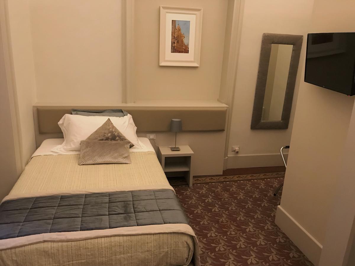 Magione Del Re Hotel Catania Bagian luar foto